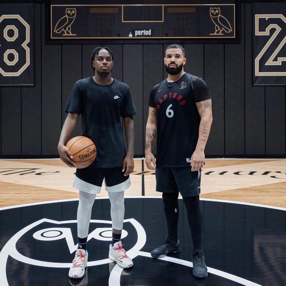 likhoa drake is practicing basketball at the university of houston in preparation for an exhibition match 6522247955e36 Drake Is Practicing Basketball At The University Of Houston In Preparation For An Exhibition Match