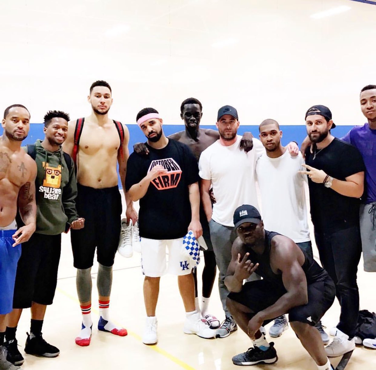 likhoa drake is practicing basketball at the university of houston in preparation for an exhibition match 6522247b619bf Drake Is Practicing Basketball At The University Of Houston In Preparation For An Exhibition Match