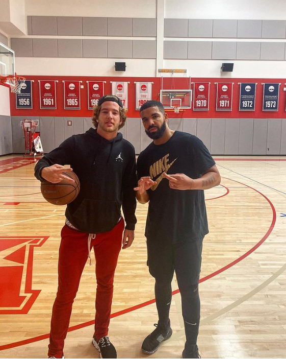 likhoa drake is practicing basketball at the university of houston in preparation for an exhibition match 6522247cb6fa8 Drake Is Practicing Basketball At The University Of Houston In Preparation For An Exhibition Match