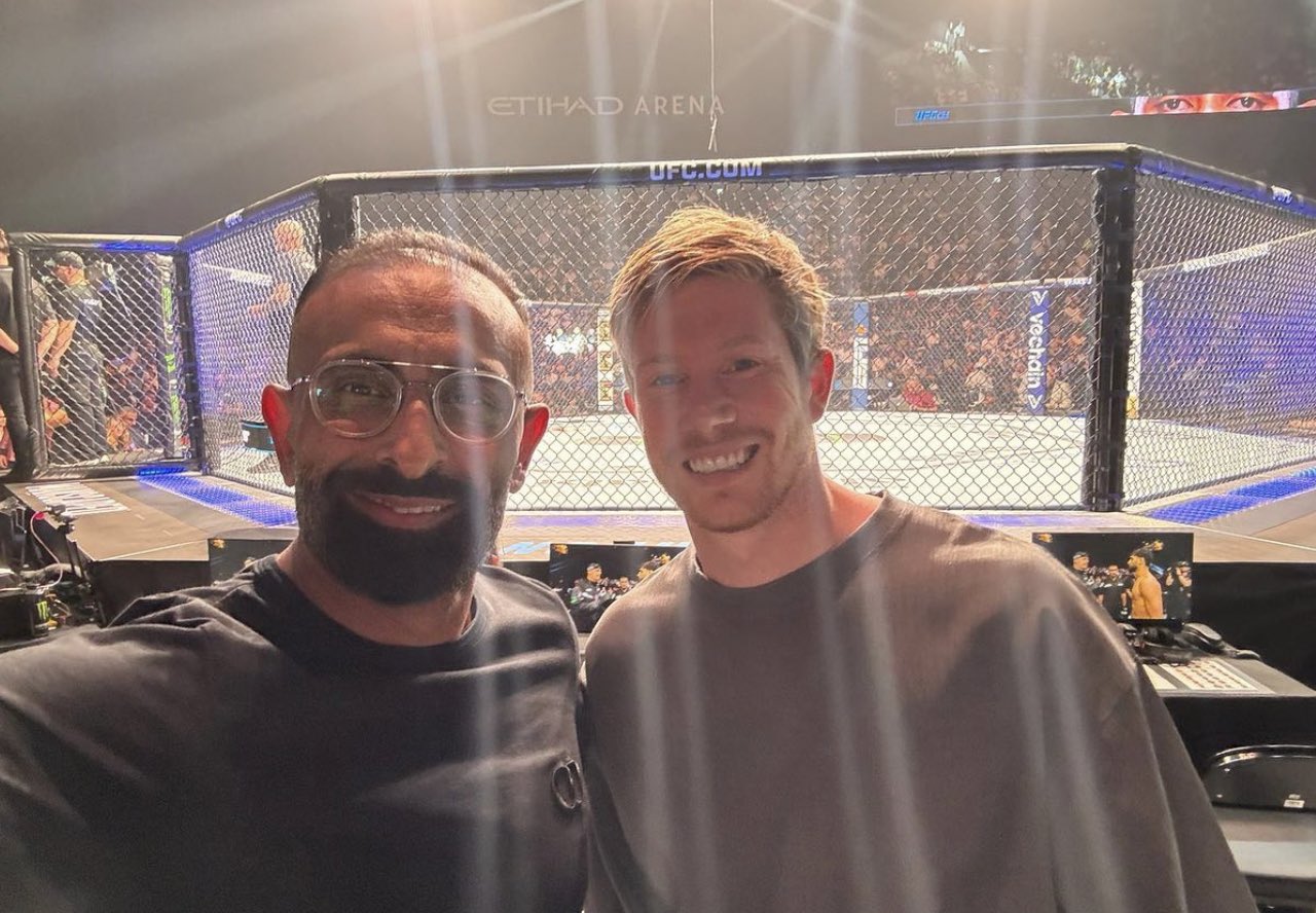 EuroFoot on X: " Kevin De Bruyne enjoying his time watching the UFC 294 event in Abu Dhabi! https://t.co/ruHI0S9dYP" / X