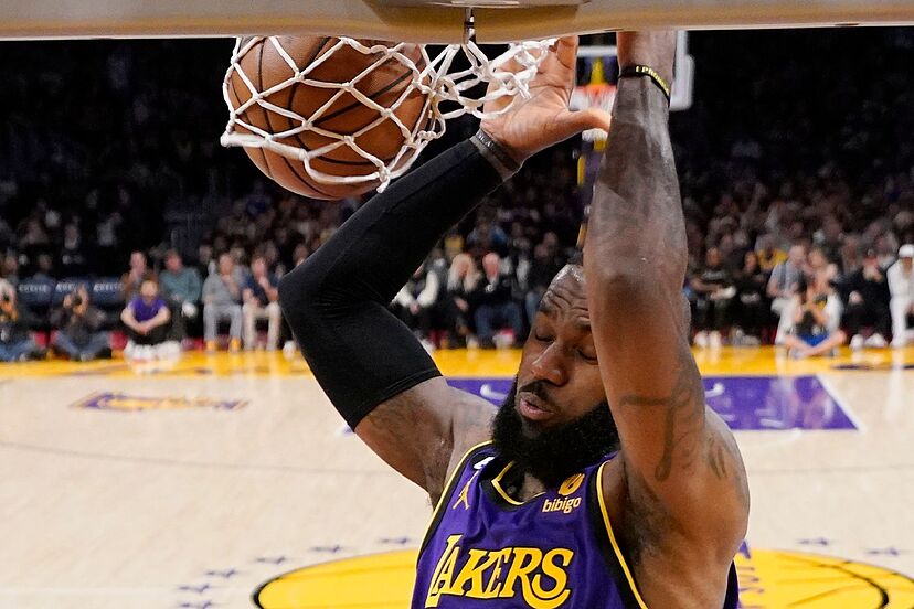 Lakers, LeBron James fortunate Kevin Durant didn't play in win over Suns |  Marca