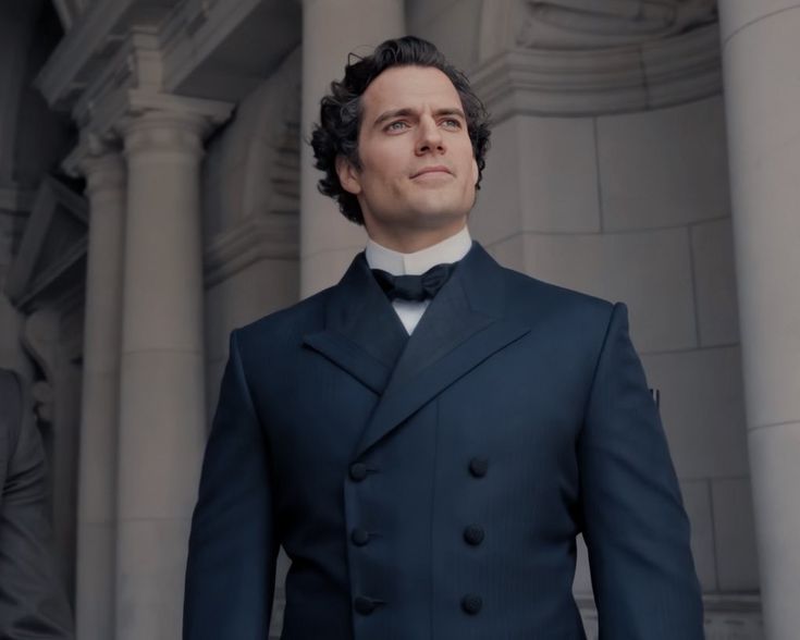 Henry Cavill as Sherlock Holmes in Enola Holmes | Enola holmes, Holmes  movie, Holmes